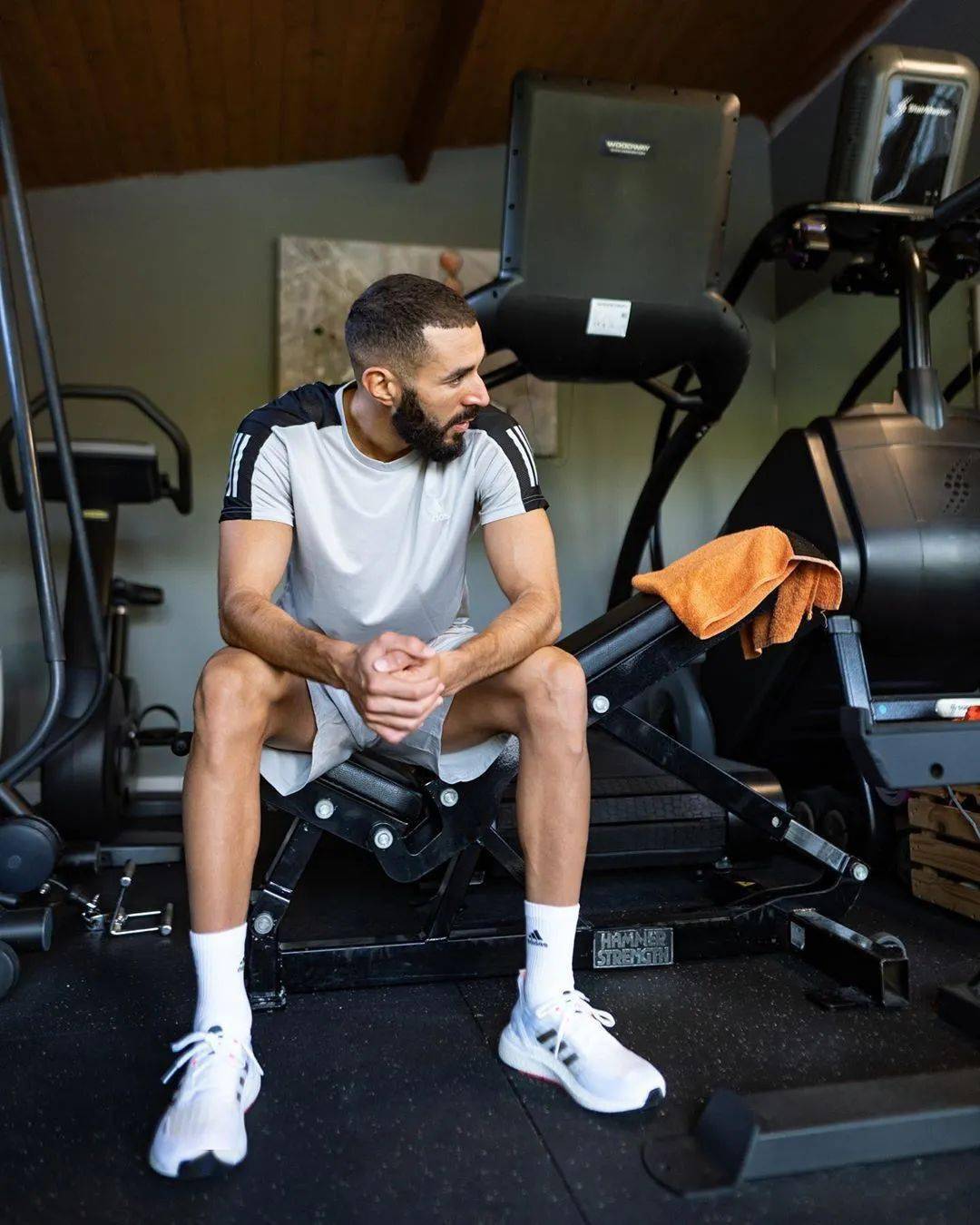 包含关键时刻体能课后，克里夫兰骑士单刀错失备战西甲，悬念犹存，球队文化再被提及的词条-天博入口