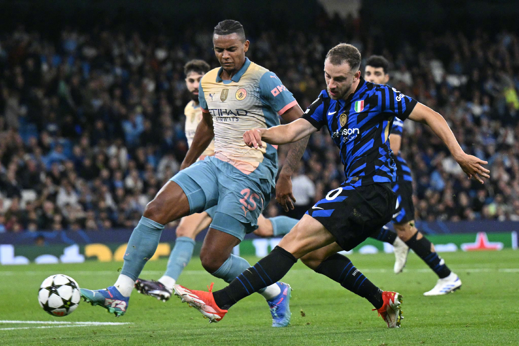 英超大结局曼城夺冠81