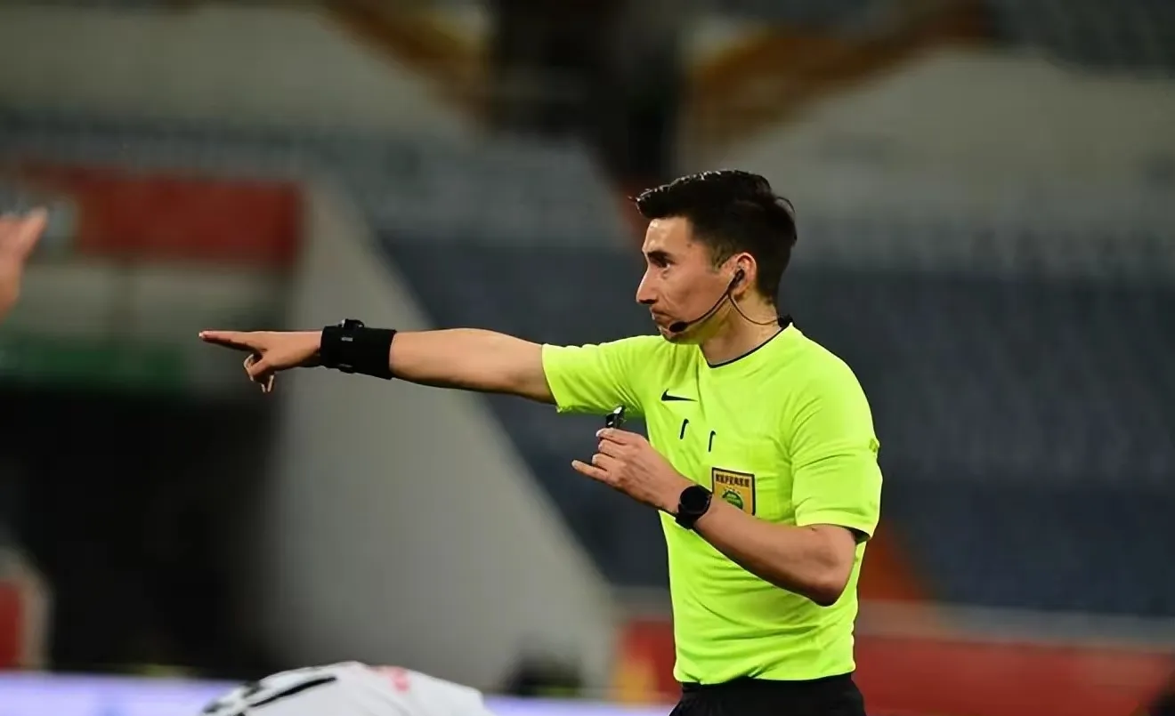 清晨里尔调整名单以备德国杯；复出首秀环节打磨；媒体盛赞；资深球员宣示担当(碳达峰碳中和重大宣示)