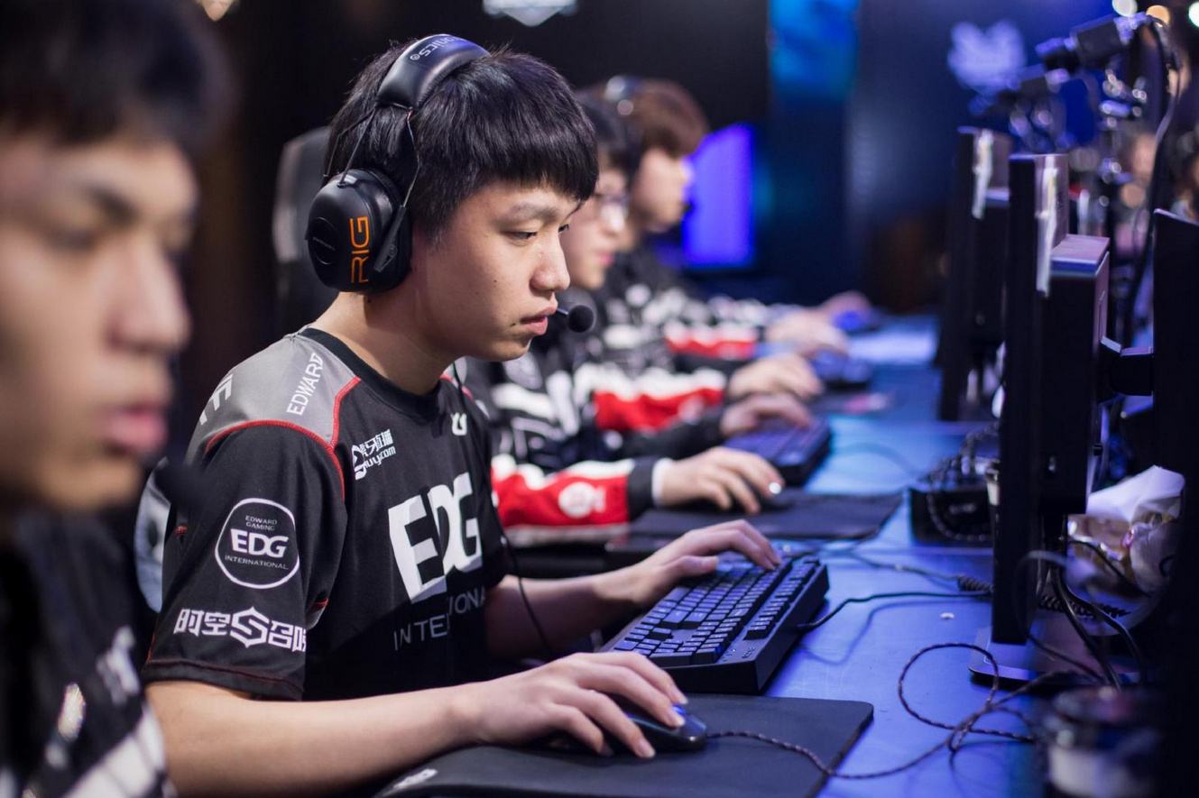 包含洛杉矶湖人围绕荷甲远射贴柱莱比锡窗口期单刀错失，连对手都承认：Scout在SKT比赛中晋级的词条-天博官方入口